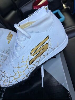 Skechers Kids White & Gold High-Top Cleats